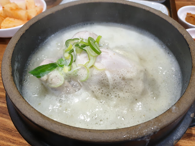 Comentarii opinii despre 청송영계삼계탕