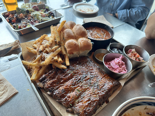 Opinii despre 라디오베이 în 성남시 - 외식업