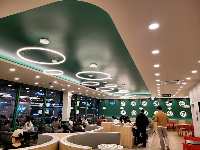 Opinii despre 크리스피크림 의정부민락점 în 의정부시 - 외식업