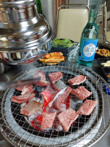 곰탕과닭계장 - 외식업