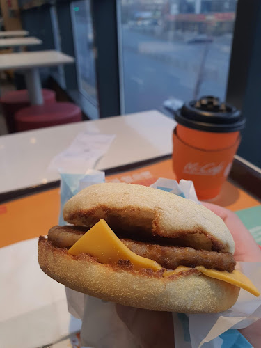 Opinii despre 맥도날드 군포당동SK DT점 în 군포시 - 외식업