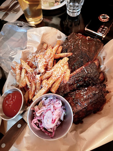 Opinii despre 라디오베이 în 성남시 - 외식업