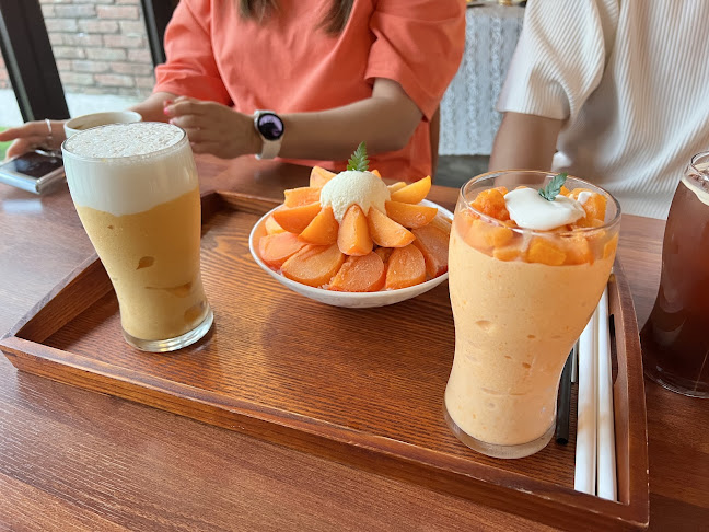 Comentarii opinii despre Cafe홍시궁 본점