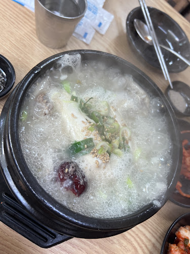 제주특별자치도 서귀포시 특별자치도, 서문로29번길 21 KR 현재식당