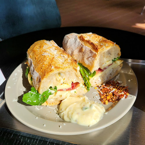 Comentarii opinii despre 노스모크위드아웃파이어카페 유림점