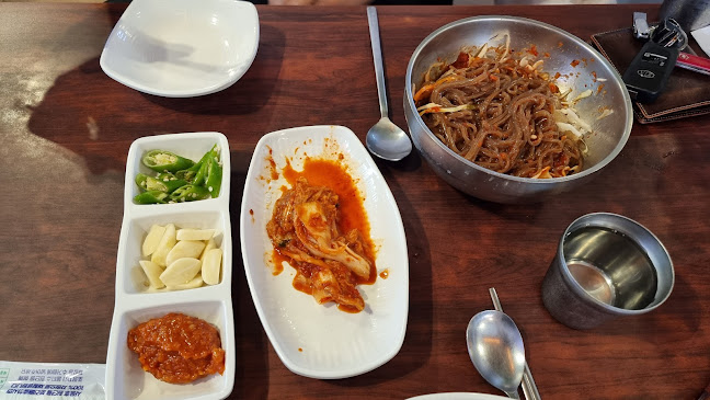 옛이담골수제족발얼음막걸리 - 동두천시