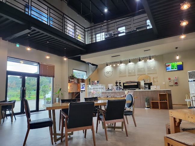 얼쓰갤러리카페 EARTH GALLERY CAFE