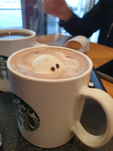 Comentarii opinii despre 스타벅스 신세계의정부6F점