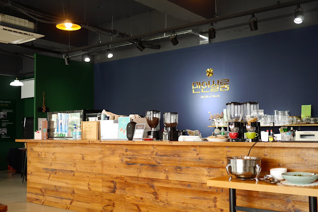 Opinii despre 마을카페만인살롱 în 목포시 - 외식업