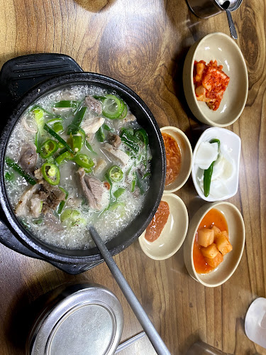 Opinii despre 송자네순대국 în 수원시 - 외식업