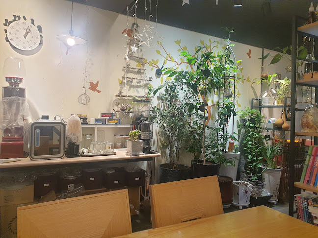 Lordly Coffee(로드리 커피) - 외식업