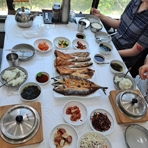 Opinii despre 두거리우신탕 정읍점 în 정읍시 - 외식업