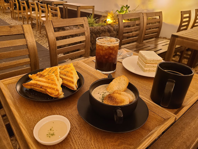 Opinii despre 랑데자뷰 서현점 în 성남시 - 외식업