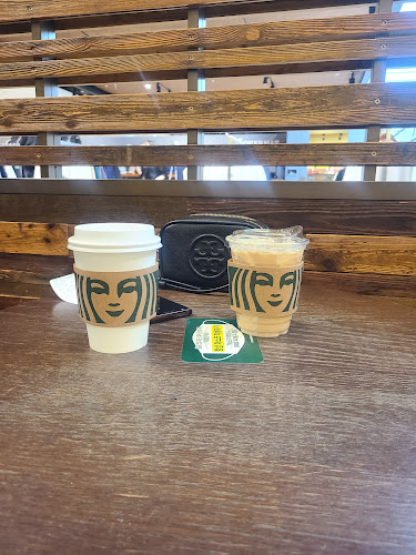 Comentarii opinii despre 스타벅스 신세계의정부6F점