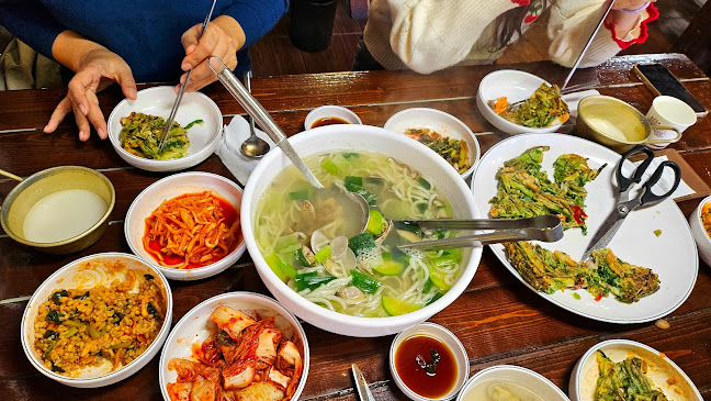 몽촌토성보리밥손칼국수 - 하남시