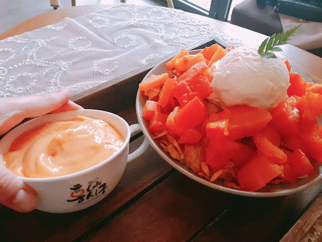 Comentarii opinii despre Cafe홍시궁 본점