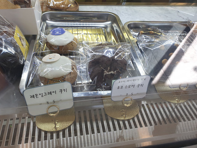 전라남도 목포시 해안로165번길 48-1 1,2층