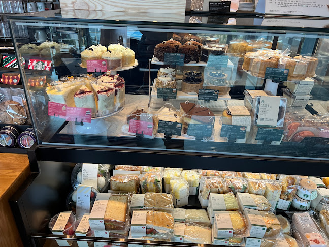 Opinii despre 스타벅스 풍무사거리DT점 în 김포시 - 외식업