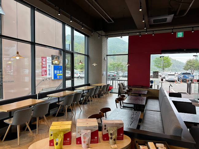 Opinii despre 할리스커피 명암레이크점 în 청주시 - 외식업
