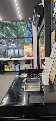 Comentarii opinii despre 노브랜드버거 분당야탑점