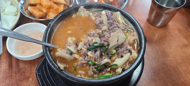 Opinii despre 가마솥돼지국밥 în 수원시 - 외식업