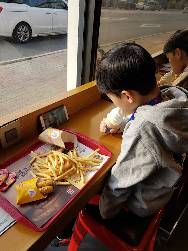 Opinii despre 롯데리아 태장점 în 원주시 - 외식업