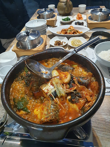 Comentarii opinii despre 곤드레바다 금광호수점