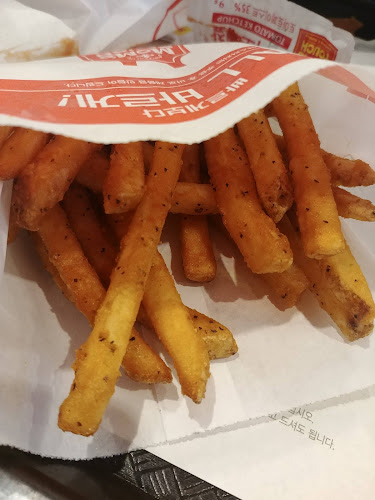 Opinii despre 맘스터치 안양평촌학원가점 în 안양시 - 외식업