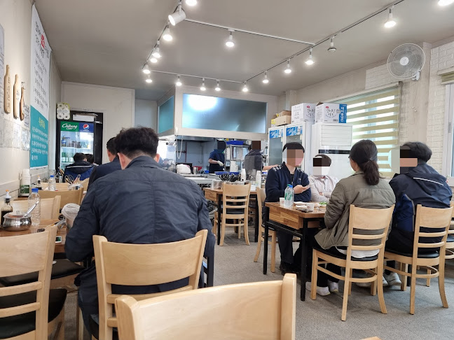 Opinii despre 한뚝배기 în 안동시 - 외식업