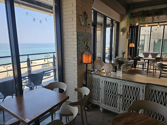 Opinii despre 강문달카페 în 강릉시 - 외식업