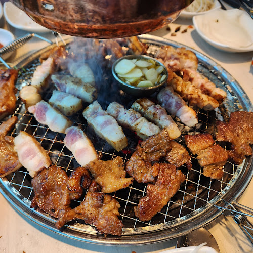 Opinii despre 명륜진사갈비 파주금촌점 în 파주시 - 외식업