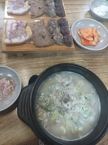 Opinii despre 광주우가네순대국밥 광주본점 în 광주시 - 외식업