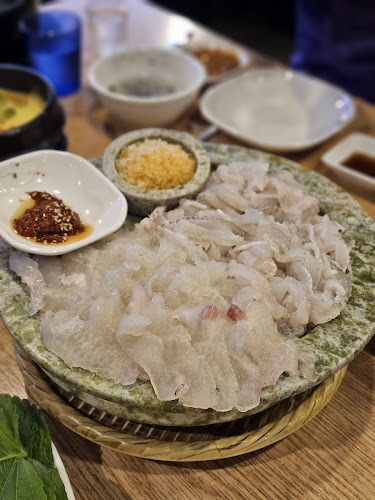 유쾌한회세꼬시 영통직영점 - 외식업