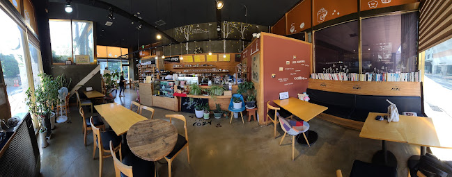 Opinii despre 코지 커피볶는집 în 수원시 - 외식업