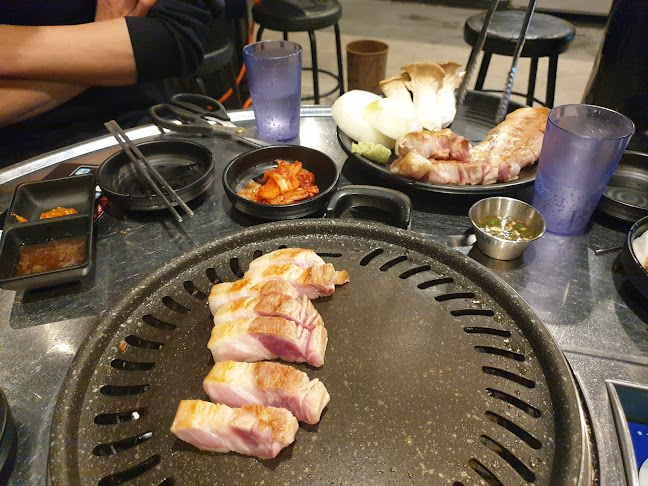 김해뒷고기 - 외식업