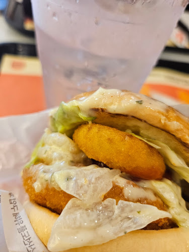 Opinii despre 버거킹 수원시청역점 în 수원시 - 외식업