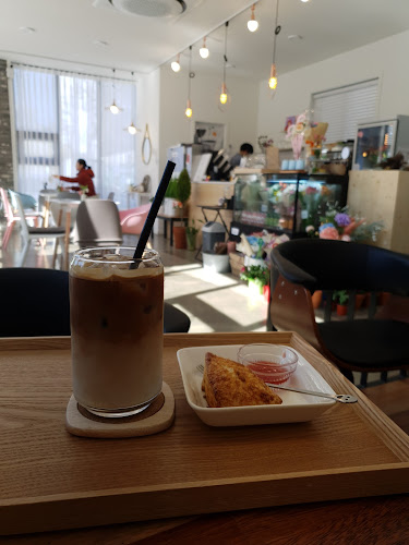 Opinii despre 플라워카페1002 în 순천시 - 외식업