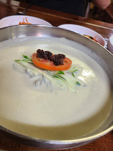 Comentarii opinii despre 몽촌토성보리밥손칼국수