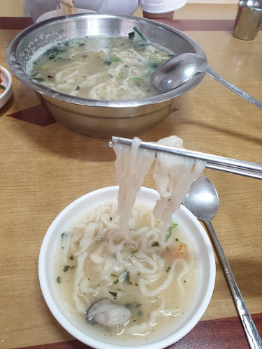 Comentarii opinii despre 향촌손칼국수