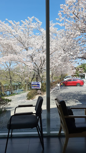 Opinii despre 엔제리너스 진주금호못점 în 진주시 - 외식업