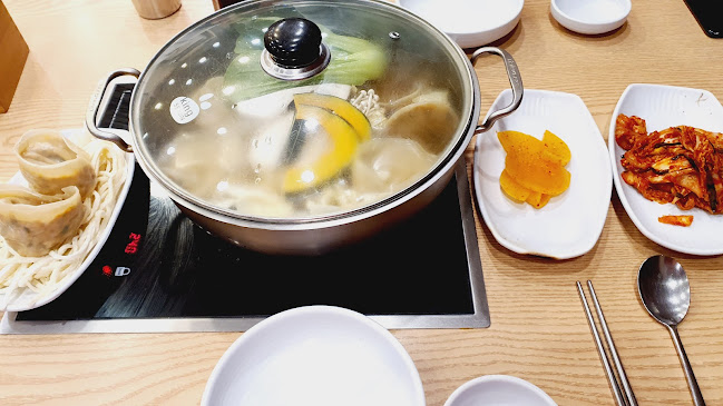 Comentarii opinii despre 개성손만두 수원월드컵점