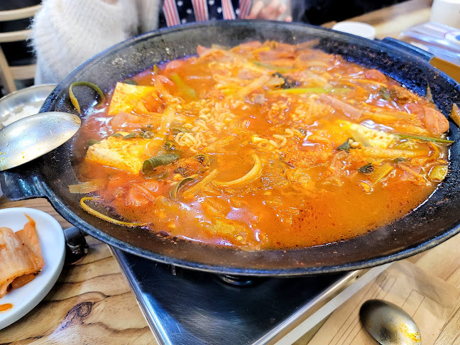 Opinii despre 의정부명물부대찌개 본점 în 의정부시 - 외식업