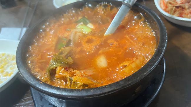 Opinii despre 신중앙식당 în 전주시 - 외식업