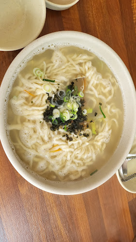 Opinii despre 향촌손칼국수 în 아산시 - 외식업