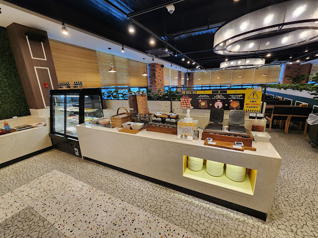 돈까스인생 광명 밤일마을점 - 외식업