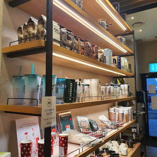 Comentarii opinii despre 스타벅스 안성석정DT점