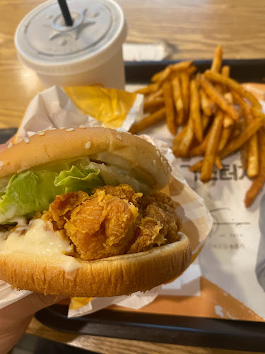 맘스터치 신아산장재점