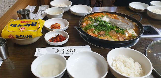 Comentarii opinii despre 호수식당 본점