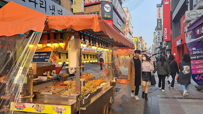 Opinii despre 수원역 매산로 테마거리 în 수원시 - 외식업