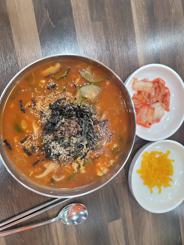 강원특별자치도 강릉시 옥천로19번길 13 장칼국수 1층